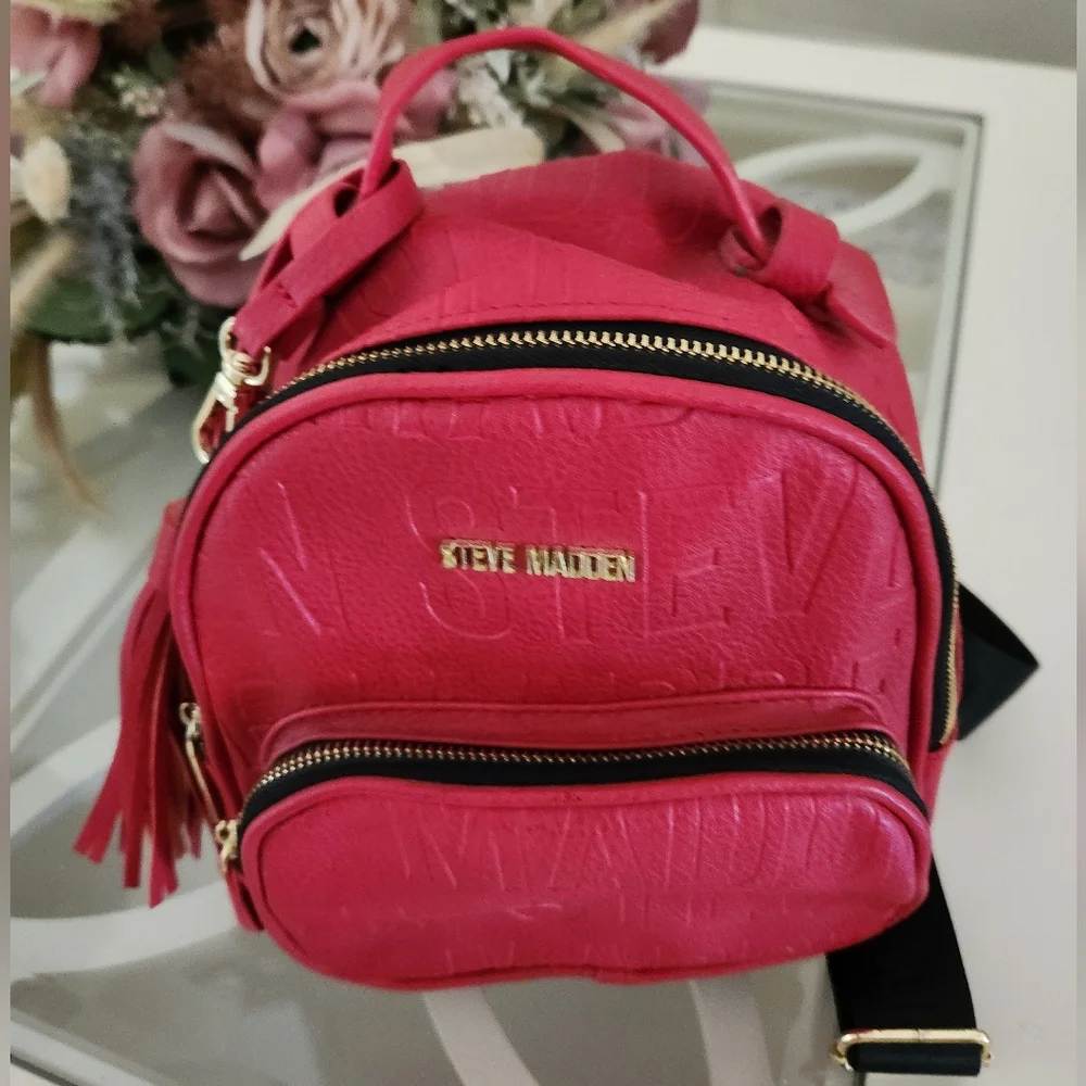 Steve Madden Women's Mini Backpack Shoulder Bag‎ Purse Zip Red Black Embossed